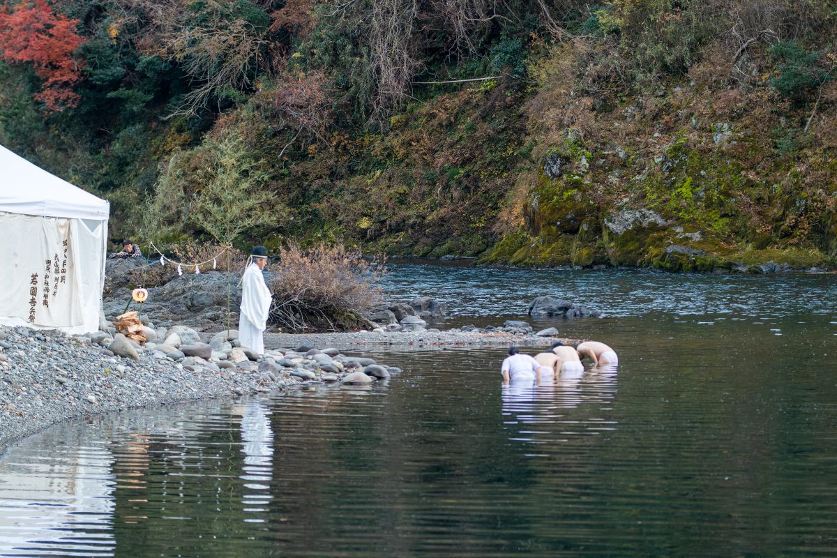 洲原神社　垢離取祭 | 冬のイベント